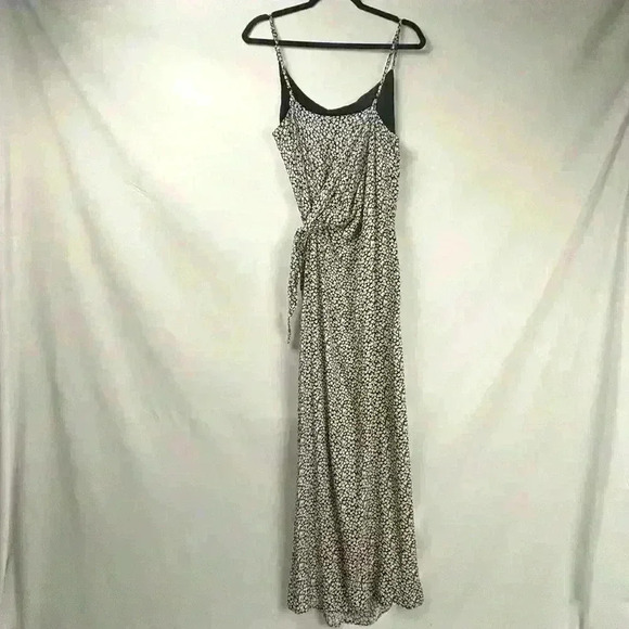 NWT Boutique Black and White Floral Midi Dress whimsigoth - Picture 6 of 16